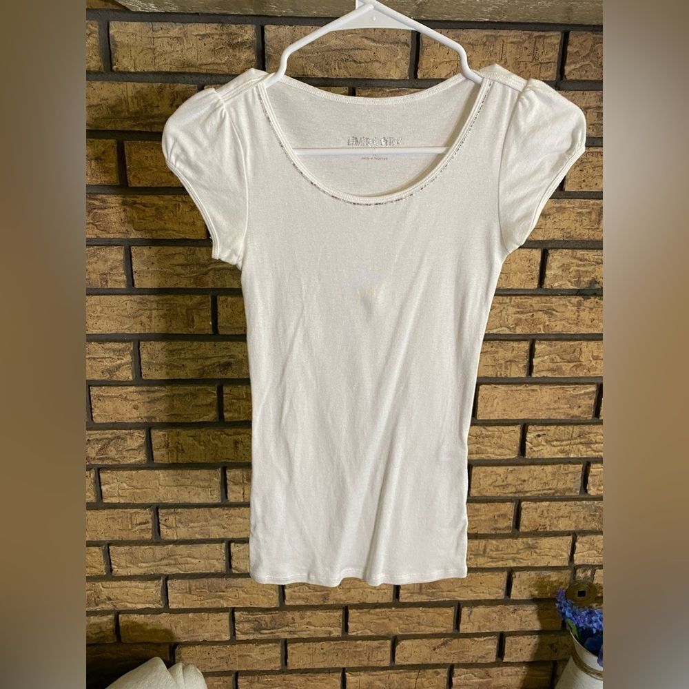 ‎Limited too basic white t